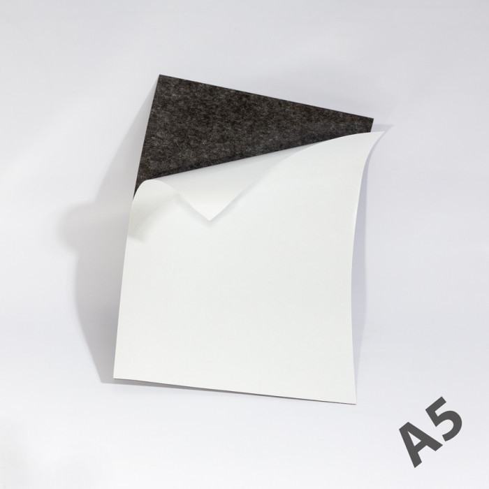 Folie magnetică cu autoadeziv A5 (210x148 mm) grosime 0,7 mm [1]