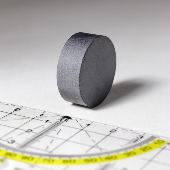 Magnet ferită cilindru diam.27x10 [1]