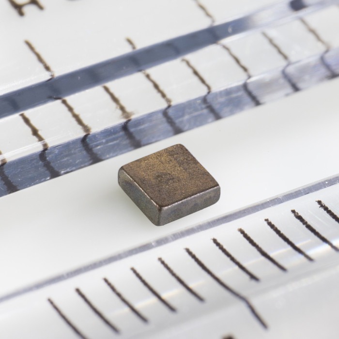 Magnet neodim bloc 2,54x2,54x0,8 P 150 °C, VMM6SH [1]