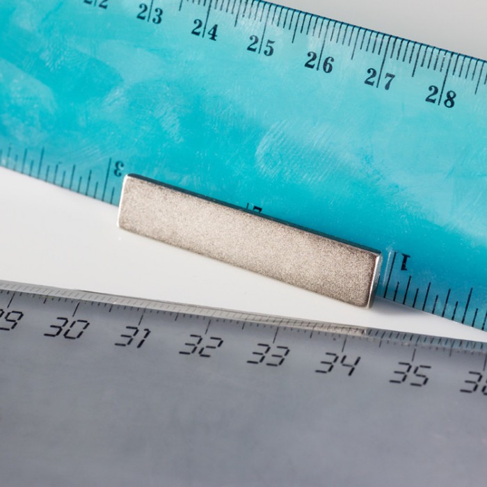 Magnet neodim bloc 44x9x2,5 N 80 °C, VMM4-N35 [1]