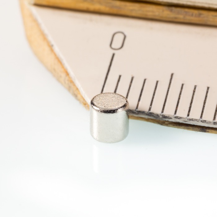 Magnet neodim cilindru cu diam.3x3 N 80 °C, VMM8-N45 [1]