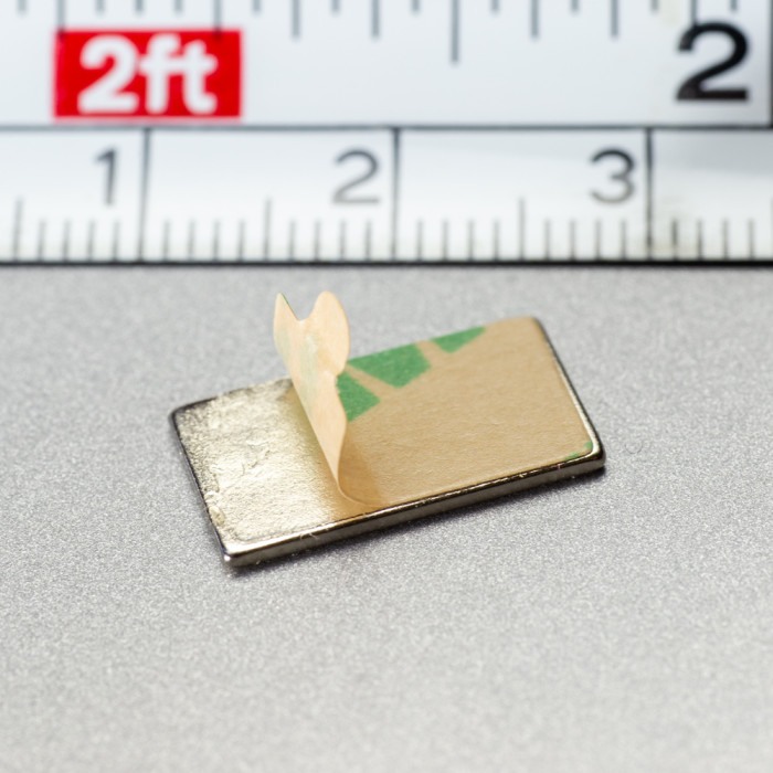Magnet neodim cu autoadeziv 3M, 15x8x1 mm, grosime autocolantă 0,06 mm [1]
