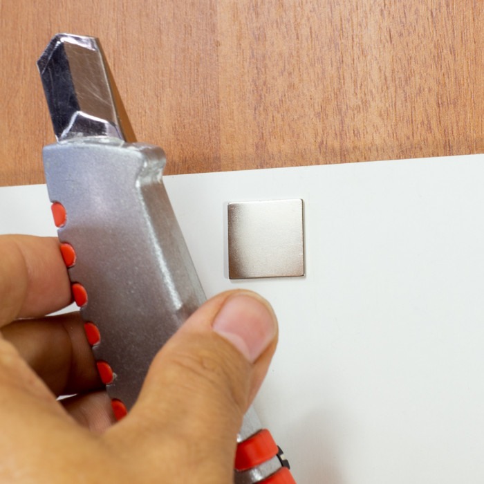 Magnet neodim cu autoadeziv 3M, 20x20x1 mm, grosime autocolantă 0,06 mm [4]