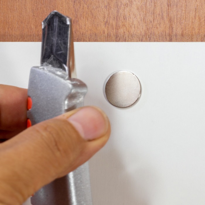 Magnet neodim cu autocolantă 3M, diam.20x1 mm, grosime autocolantă 0,06 mm [3]