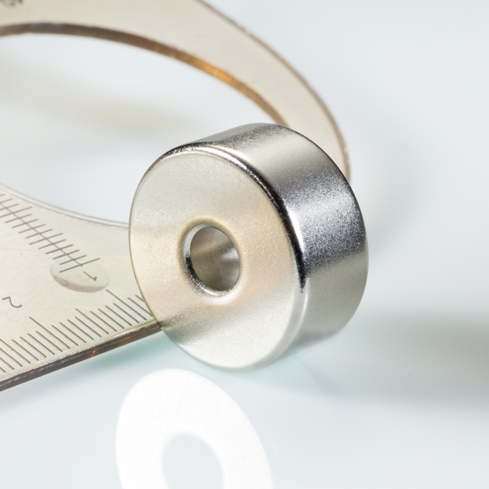 Magnet neodimic 23,8x6,4x10 mm, P-120 °C [1]