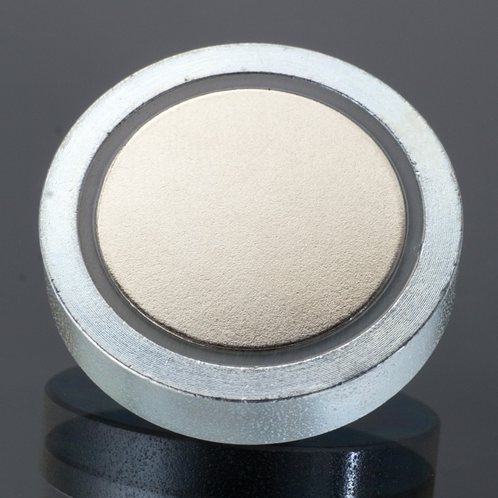 Magnet oală cu coadă, diam. 25 x înălțime 7 mm cu filet interior M4, înălțime filet 8 mm [2]