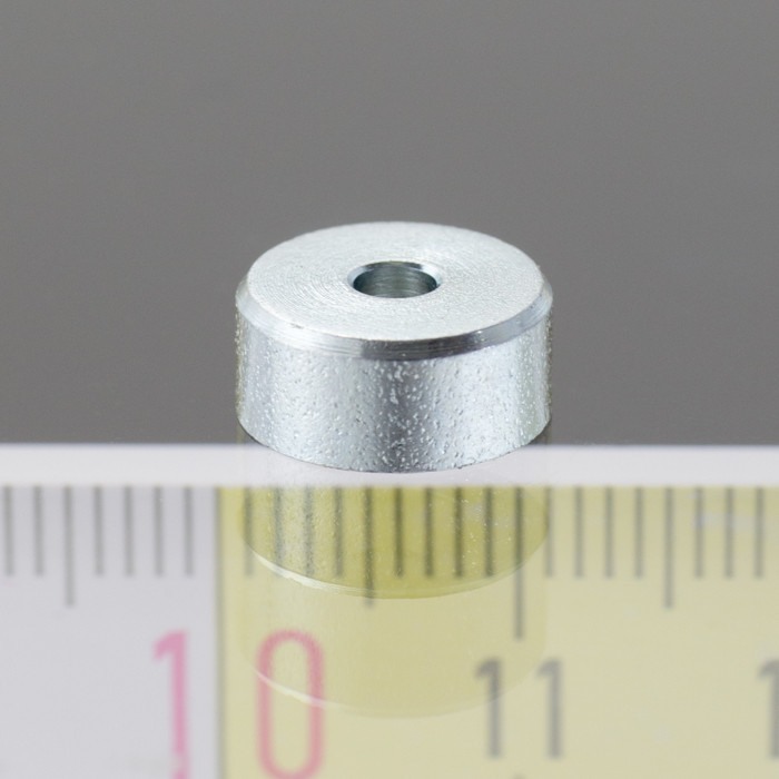 Magnet oală diam. 10, înălțime 4,5 mm, cu gaură pentru șurub cu cap înecat diam. 2,6 [1]