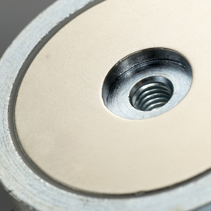 Magnet oală diam. 32 x înălțime 7 mm cu filet interior M5-6H [2]