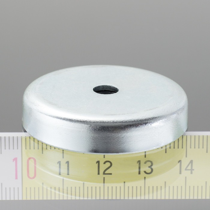 Magnet oală diam. 40, înălțime 8 mm, cu gaură pentru șurub diam. 5,5 mm [1]