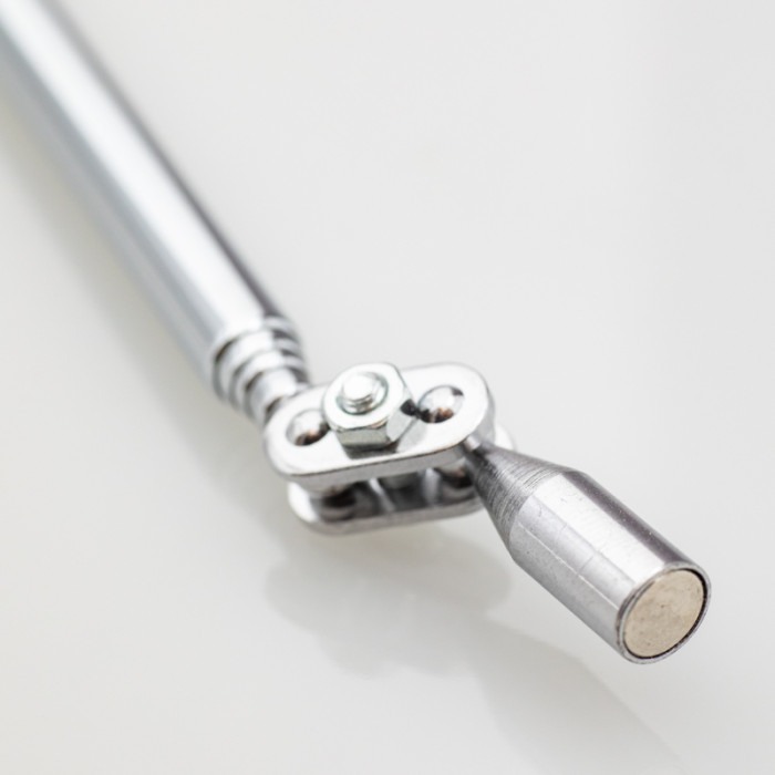 Magnet telescopic cu articulaţie [1]