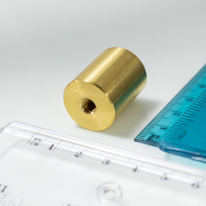 Oală magnetică din alamă cu toleranță h6 diam. 20 x înălțime 25 mm cu filet interior M6, lungime file 6 mm [2]