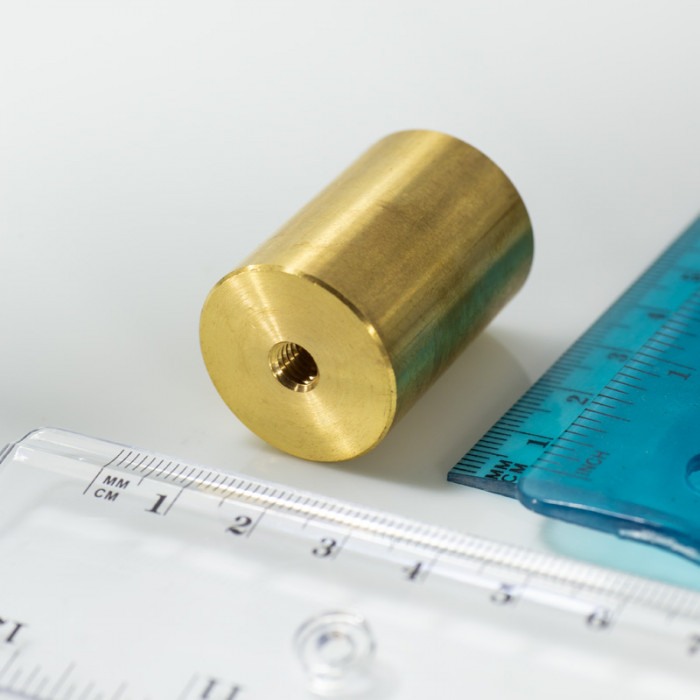 Oală magnetică din alamă cu toleranță h6 diam. 25 x înălțime 35 mm cu filet interior M6, lungime file 8 mm [2]