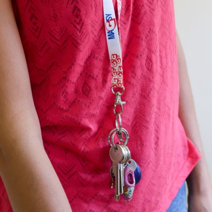 Șnur textil personalizat pentru gât cu carabină [2]