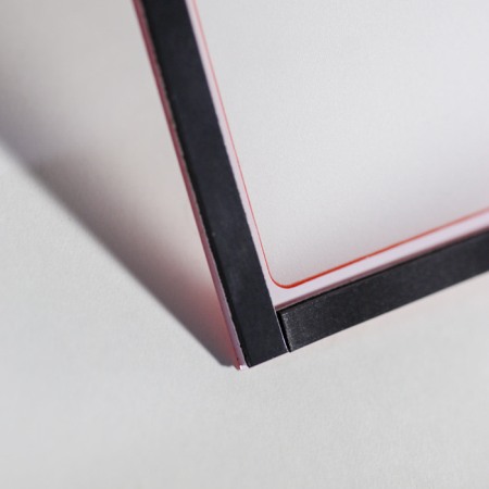 Buzunar magnetic A5 cu chenar roșu [2]