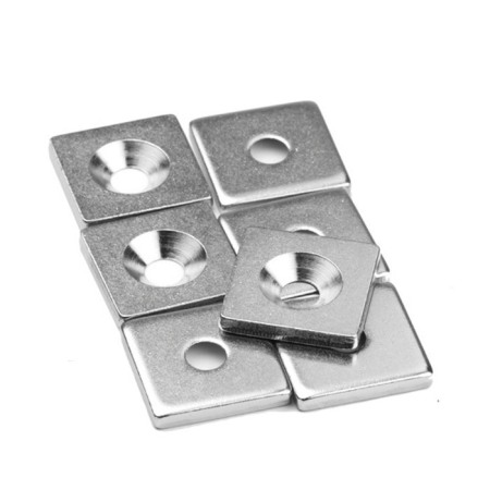 Contra piesă din oțel 20 x 20 x 3 mm cu gaură pentru șurub [2]