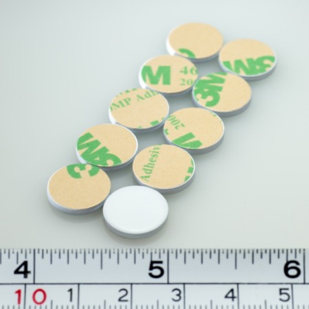 Contra piesă din oțel diam. 13 x 2 mm cu autoadeziv - albă [2]