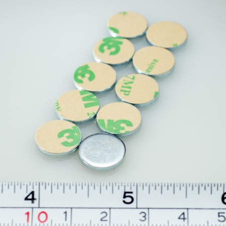 Contra piesă din oțel diam. 16 x 2 mm cu autoadeziv [2]