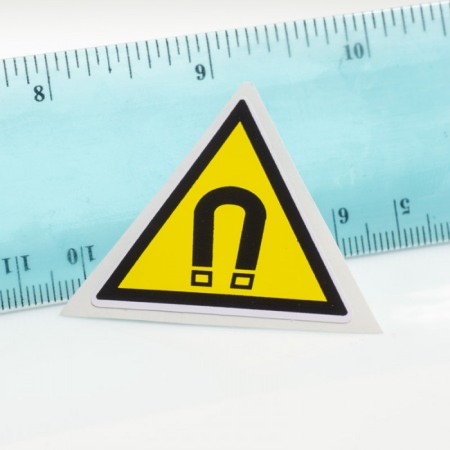 Accesorii pentru magneți - Etichetă mic "Atenție magnet"