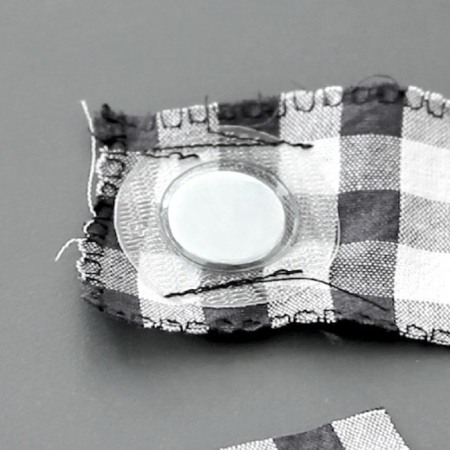 Magnet NdFeB pr.18 x 2 mm cu acoperire din PVC care se poate coase pe stofă [2]