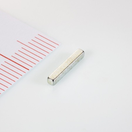Magneți NdFeB bloc – perpendicular pe suprafață - Magnet neodim bloc 10x1,5x1,5 Z 80 °C, VMM4-N35