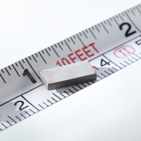 Magneți - Magnet neodim bloc 10x4,6x1,6 P 180 °C, VMM5UH-N35UH