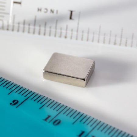 Magneți - Magnet neodim bloc 12x9x3 P 180 °C, VMM5UH-N35UH