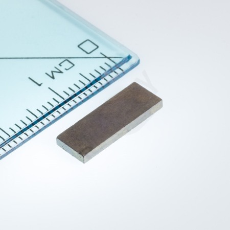 Magneți rezistenți la temperatură - Magnet neodim bloc 15x5,5x1,5 P 150 °C, VMM8SH-N45SH
