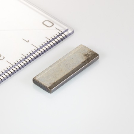 Magneți - Magnet neodim bloc 20x7x1,95 P 180 °C, VMM5UH-N35UH