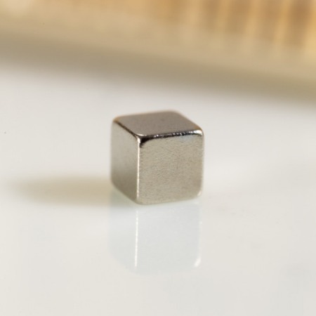 Cuburi magnetice - Magnet neodim bloc 2x2x2 N 80° C, VMM7-N42