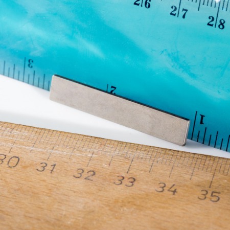 Magneți NdFeB bloc – perpendicular pe suprafață - Magnet neodim bloc 40x7x1,5 P 180 °C, VMM6UH-N38UH