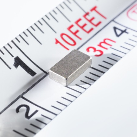 Magneți NdFeB bloc – perpendicular pe suprafață - Magnet neodim bloc 5,5x3x1,5 P 150 °C, VMM6SH-N40SH