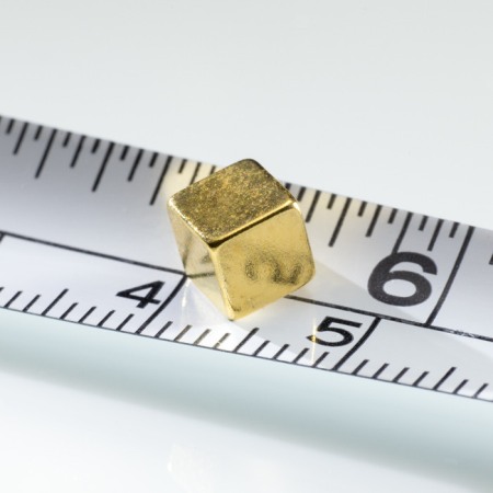 Cuburi magnetice - Magnet neodim bloc 5x5x5 Au 80 °C, VMM7-N42
