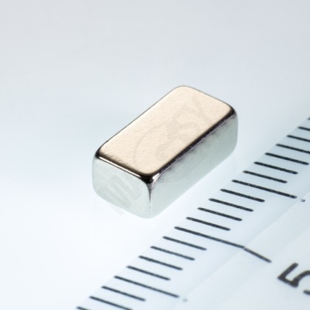 Magneți NdFeB bloc – perpendicular pe suprafață - Magnet neodim bloc 8x4x3 N 80 °C, VMM8-N45