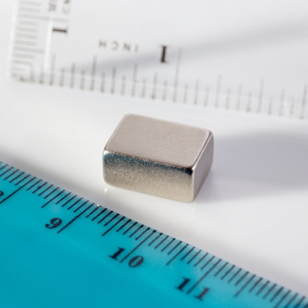 După rezistența termică - Magnet neodim bloc 9,6x6,3x13,1 N 80 °C, VMM4-N35