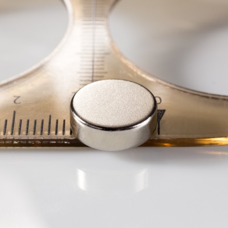 Magneți NdFeB bloc – pe lungime - Magnet neodim cilindru cu diam.12x4 N 80 °C, VMM7-N42