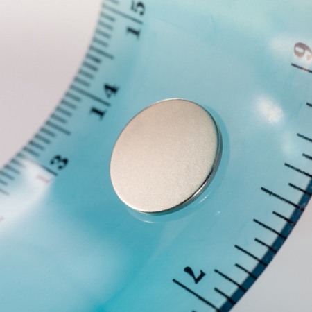 Magneți NdFeB cilindru - axial - Magnet neodim cilindru cu diam.13x1 N 80 °C, VMM7-N42