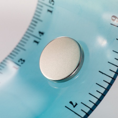 Magneți NdFeB cilindru - axial - Magnet neodim cilindru cu diam.13x2 N 80 °C, VMM7-N42