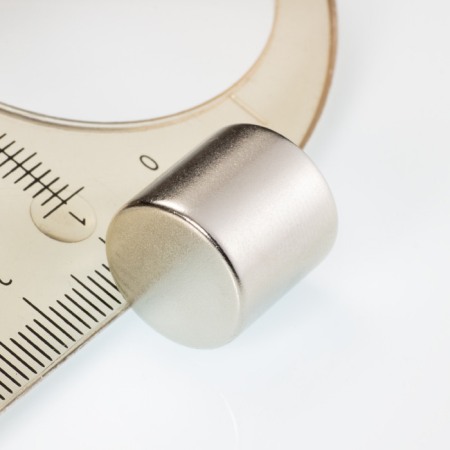 Magneți NdFeB cilindru - axial - Magnet neodim cilindru cu diam.14x14 N 80 °C, VMM7-N42