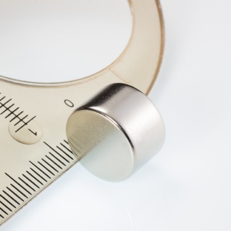 Magneți NdFeB cilindru - axial - Magnet neodim cilindru cu diam.14x9 N 80 °C, VMM7-N42