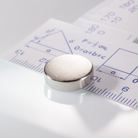 Magneți NdFeB cilindru - axial - Magnet neodim cilindru cu diam.15x4 N 80 °C, VMM4-N35