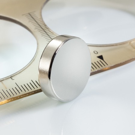 Magneți NdFeB cilindru - axial - Magnet neodim cilindru cu diam.20x5 N 80 °C, VMM7-N42