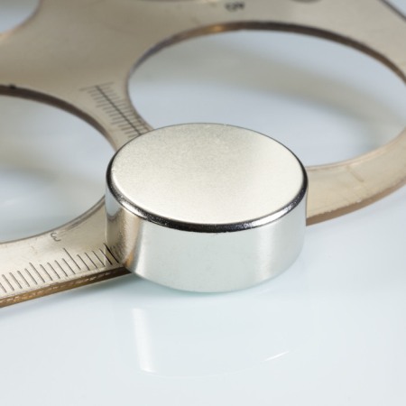 Magneți NdFeB cilindru - axial - Magnet neodim cilindru cu diam.25x10 N 80 °C, VMM6-N40