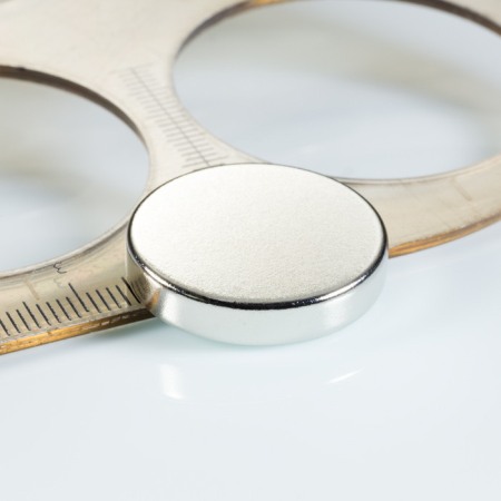 Magneți NdFeB cilindru - axial - Magnet neodim cilindru cu diam.25x5 N 80 °C, VMM4-N35