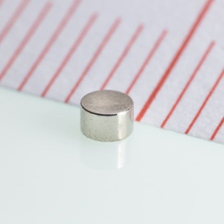 Magneți NdFeB cilindru - axial - Magnet neodim cilindru cu diam.2x1,2 N 150 °C, VMM8SH-N45SH