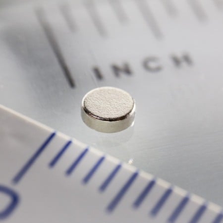 Magneți NdFeB cilindru - axial - Magnet neodim cilindru cu diam.3x1 N 80 °C, VMM9-N48