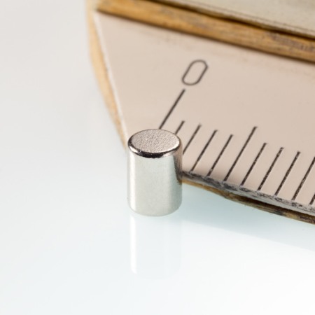 Magneți NdFeB cilindru - axial - Magnet neodim cilindru cu diam.3x4 N 80 °C, VMM4-N35