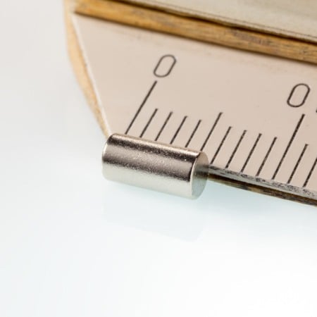Magneți NdFeB cilindru - axial - Magnet neodim cilindru cu diam.3x6 N 80 °C, VMM4-N30