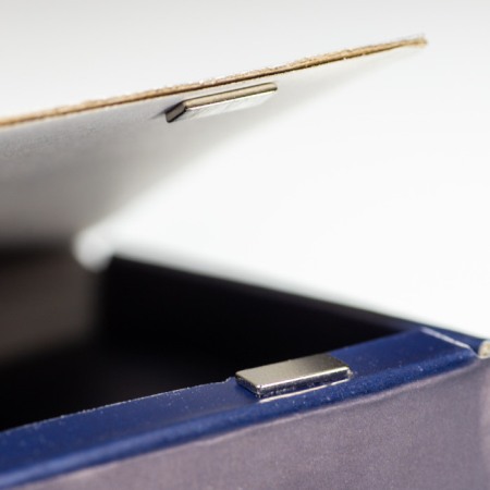 Magnet neodim cu autoadeziv 3M, 10x5x1 mm, grosime autocolantă 0,06 mm, SET N/S, conține doi magneți care se atrag [7]