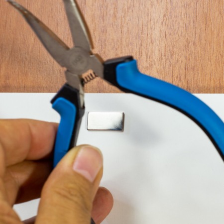 Magnet neodim cu autoadeziv 3M, 20x10x1 mm, grosime autocolantă 0,06 mm [3]