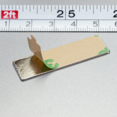 Magneți NdFeB bloc cu autocolant - axial - Magnet neodim cu autoadeziv 3M, 40x12x1 mm, grosime autocolantă 0,06 mm